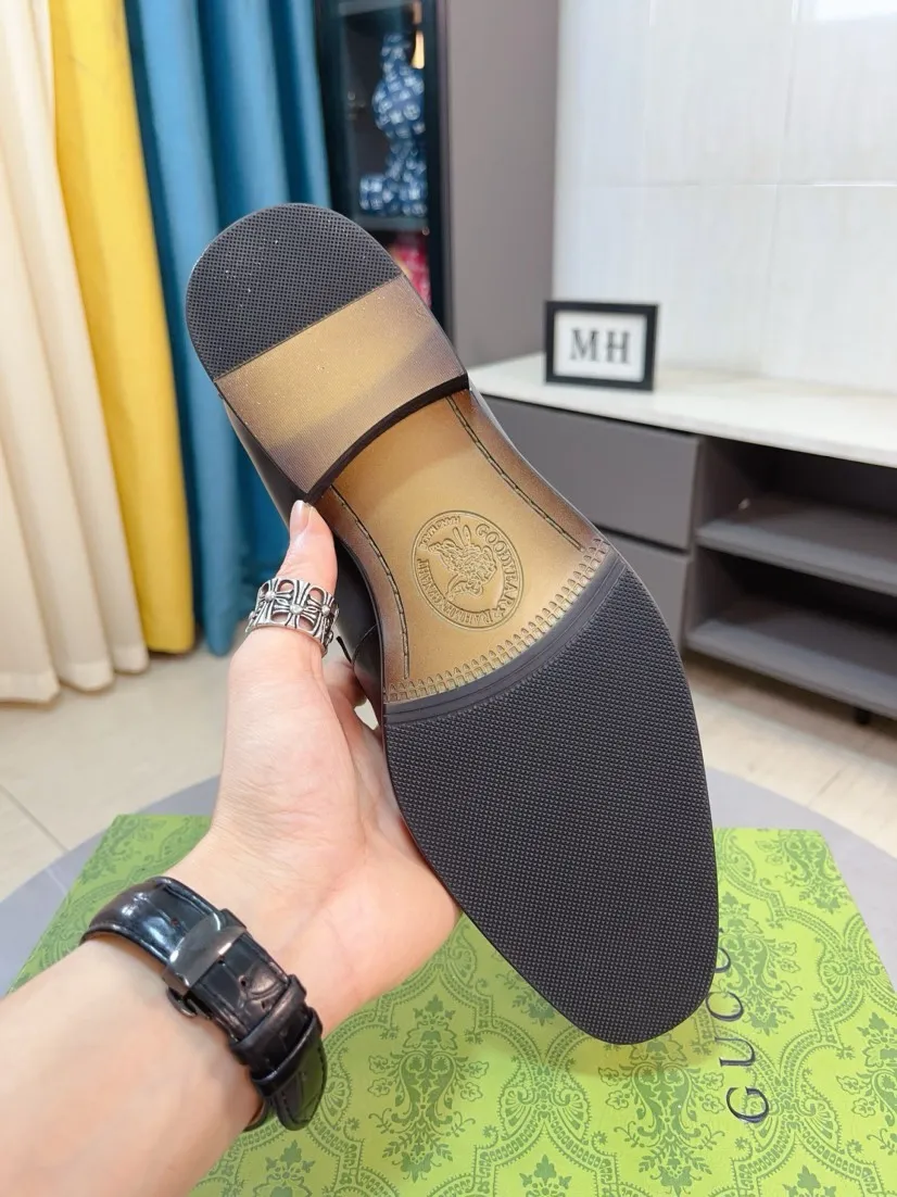 Men's shoes 💰500🌹🌹[GUCCI Gucci] A new style of formal men's leather shoes is coming ~ The original quality upper is made of Italian cowhide➕The leather is soft and delicate, comfortable and soft. The top layer of genuine leather, rubber wear-resistant outsole, the shoe shape is dignified and domineering, and the luxury charm is not concealed! The natural and free nouveau riche leads the trend. Code number: 38-44